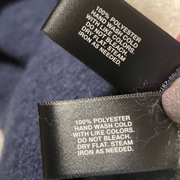 Super soft winter scarf, NWT, navy or ivory - Picture 6 of 8